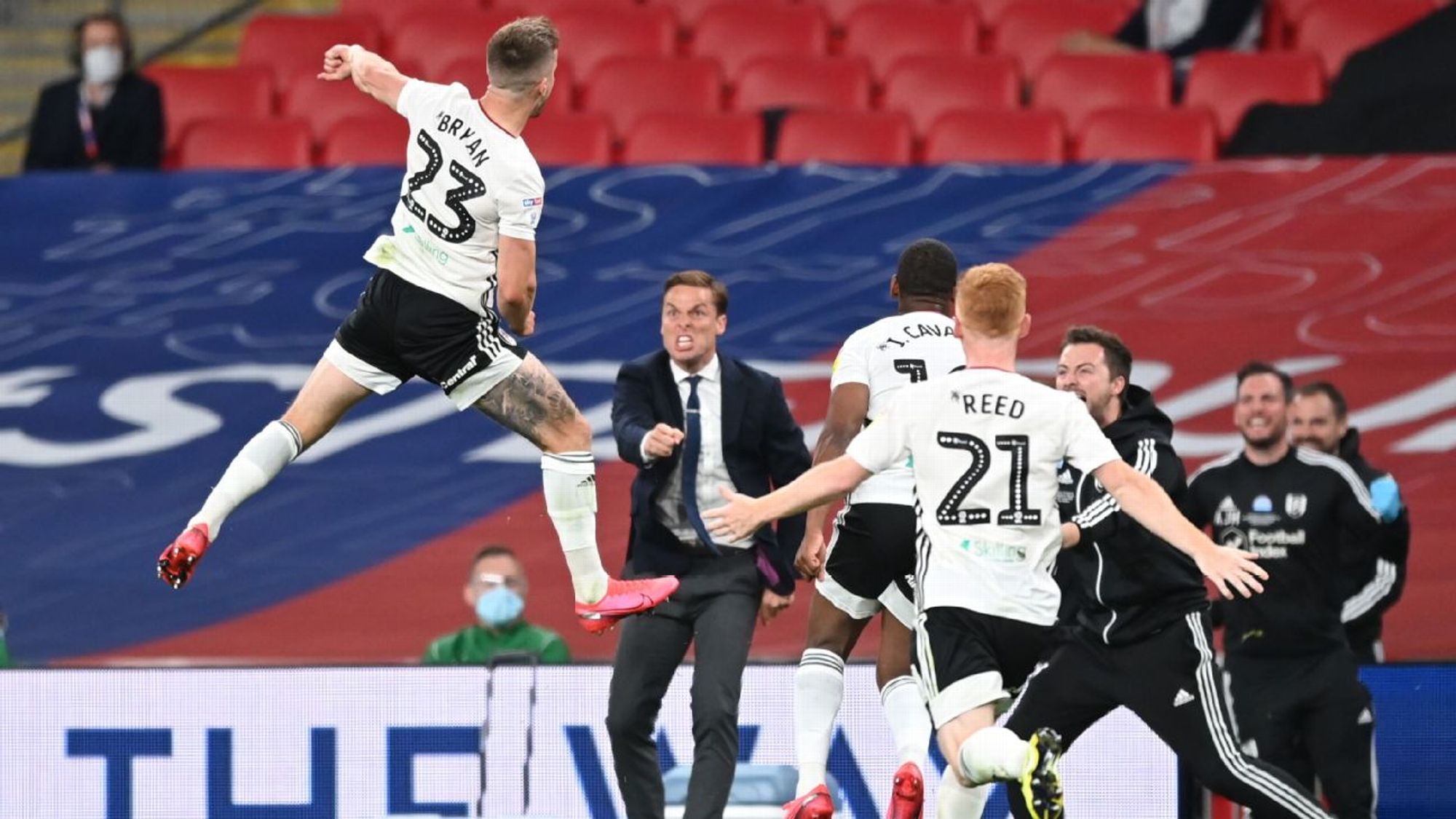 堅持不退 堅持不退